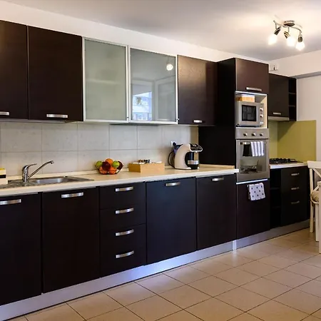 Eme-rose Condo, Free Guarded Parking & Gym Bucharest