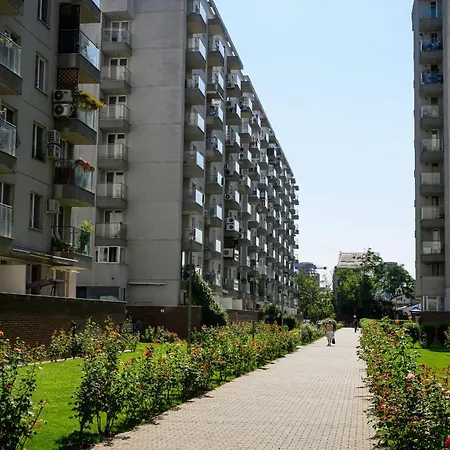 Eme-rose Condo, Free Guarded Parking & Gym